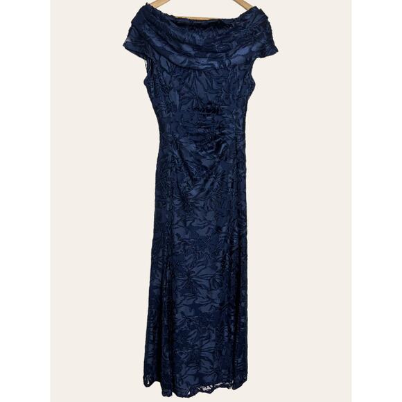 Tahari St. Levine Navy Blue Floral Burnout Velvet Cowl Neck Formal Gown Size 8 - Picture 9 of 11